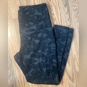 DANSKIN Leggings – Large – Camouflage